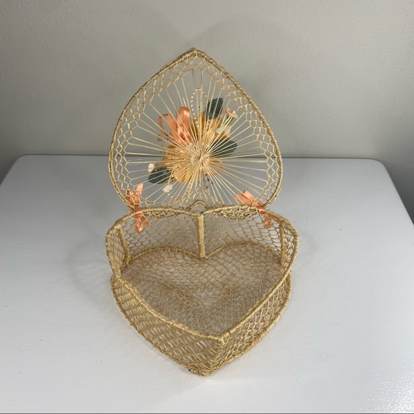 Vintage Wooden Heart Shaped Trinket Box with Rose Detail - Picture 2 of 4